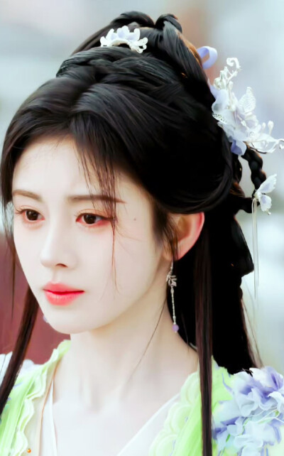 鞠婧祎