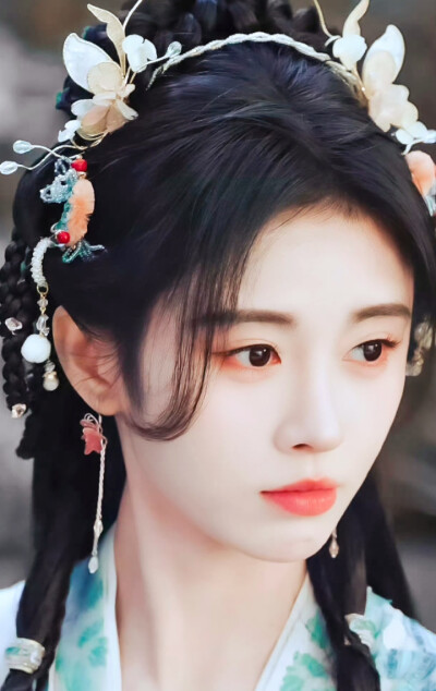 鞠婧祎