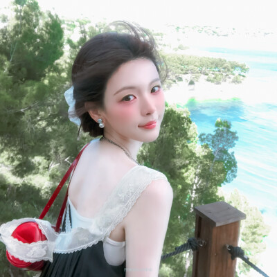 杨超越