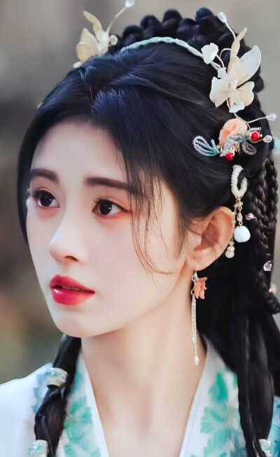 鞠婧祎