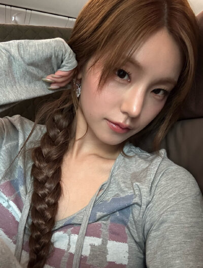 黄礼志 yeji