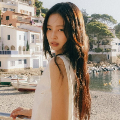 JENNIE