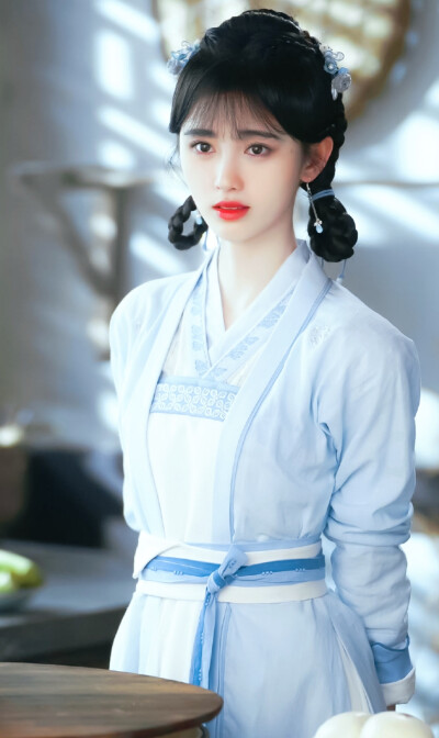 鞠婧祎