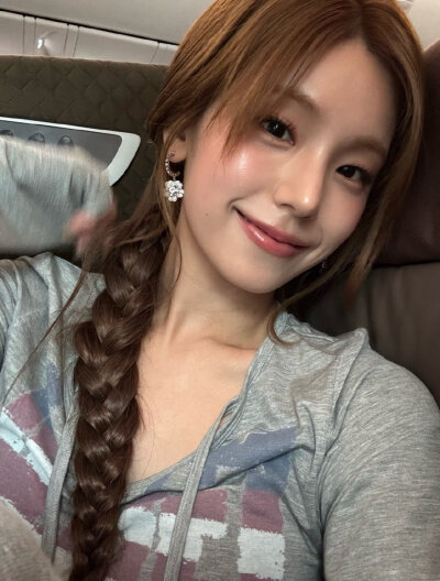黄礼志 yeji