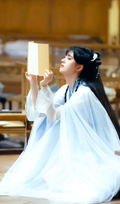 鞠婧祎