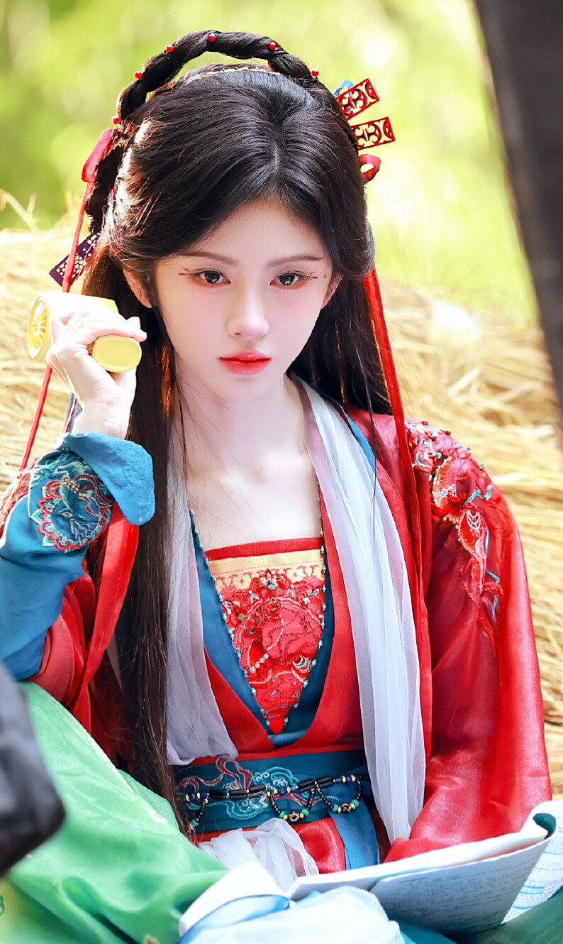 鞠婧祎