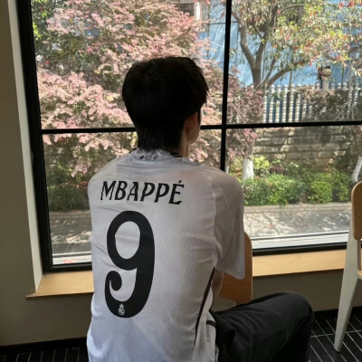 头像丨男头 人需要无数个这样的瞬间