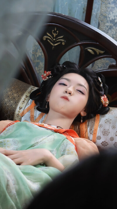 王云云