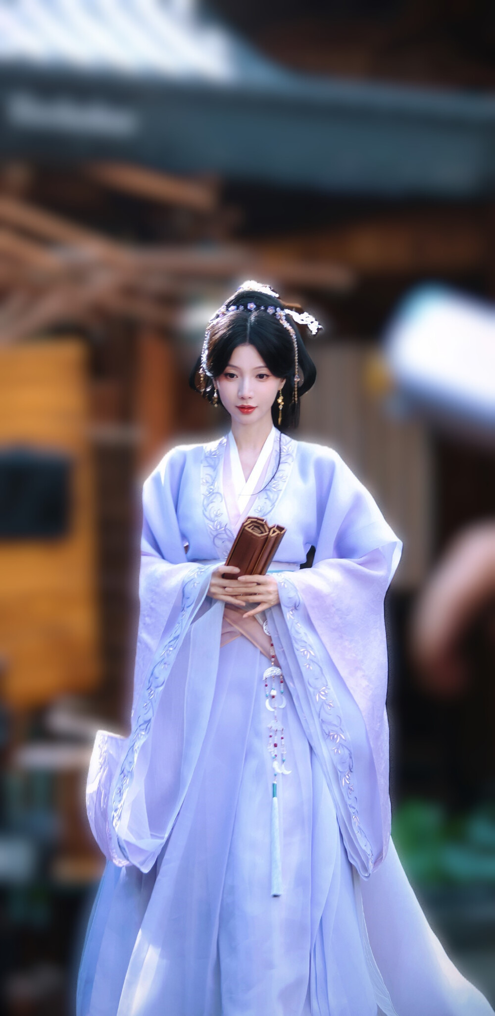 郑雅文《雀骨》何元姬