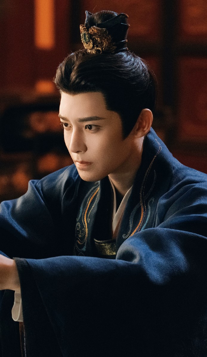 侯明昊《雀骨》萧无衣