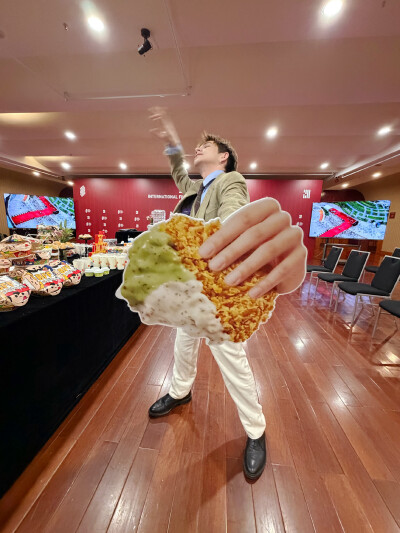 庆怜