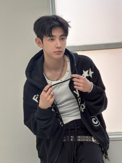 章昊