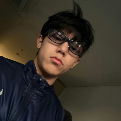 头像丨男头 我有一滴泪砸进你的心里吗