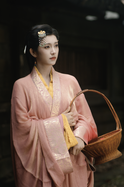 碎玉谋 卢鹿鹿∣许婉若