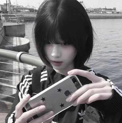 韩系女头真人头像氛围感忧郁风高级感高质量无水印 ins
图源网络侵删
二传关注拿图 自用随意