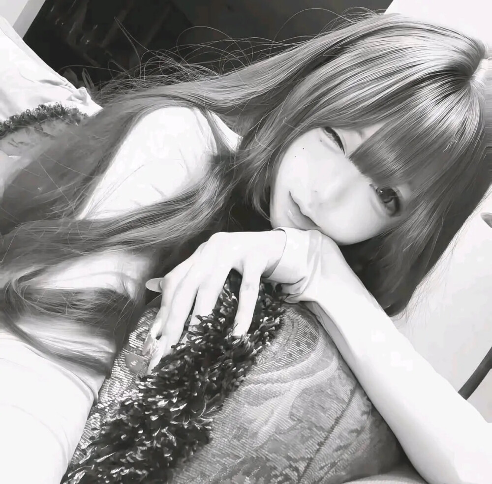 忧郁女头真人头像氛围感忧郁风高级感高质量无水印 ins 高级质感
图源网络侵删