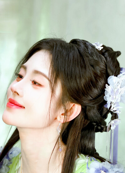 鞠婧祎