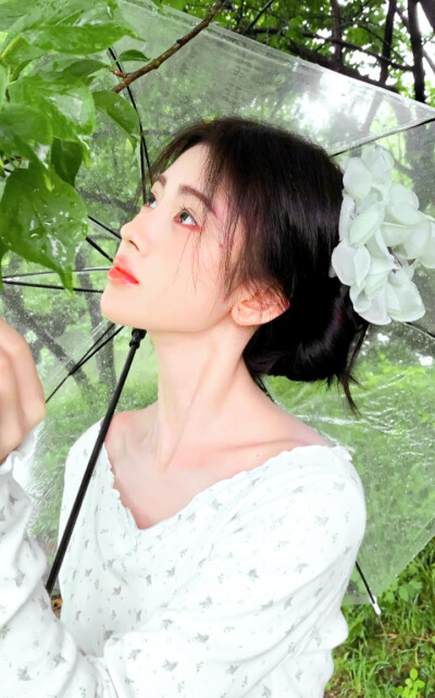 鞠婧祎