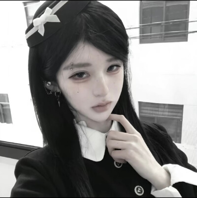 韩系女头真人头像氛围感忧郁风高级感高质量无水印 ins
图源网络侵删
二传关注拿图 自用随意