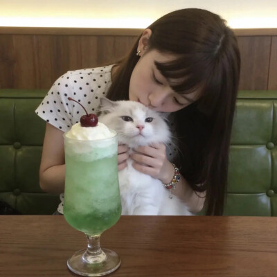 日系头像女真人头像氛围感 ins 风小猫
图源网络侵删
二传请关注拿图 自用随意