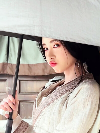 鞠婧祎