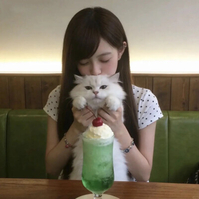 日系头像女真人头像氛围感 ins 风小猫
图源网络侵删
二传请关注拿图 自用随意