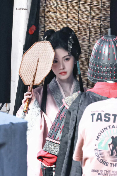 鞠婧祎