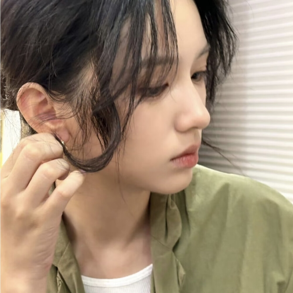 你垂眸我回首