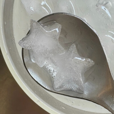 图源ks：偷喝汽水