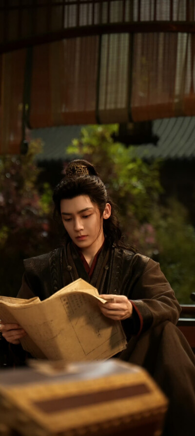 侯明昊《雀骨》萧无衣