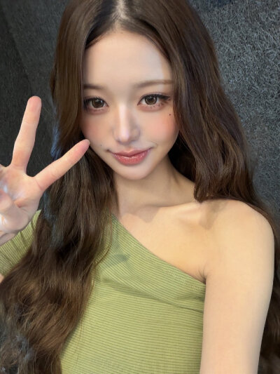 张元英 wonyoung