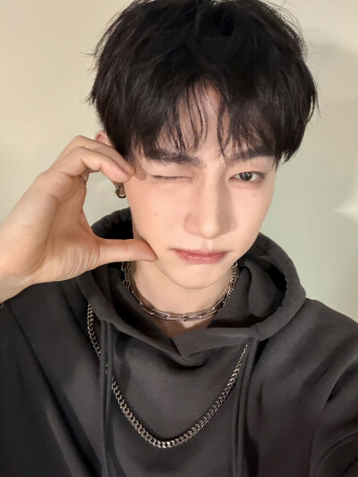 章昊