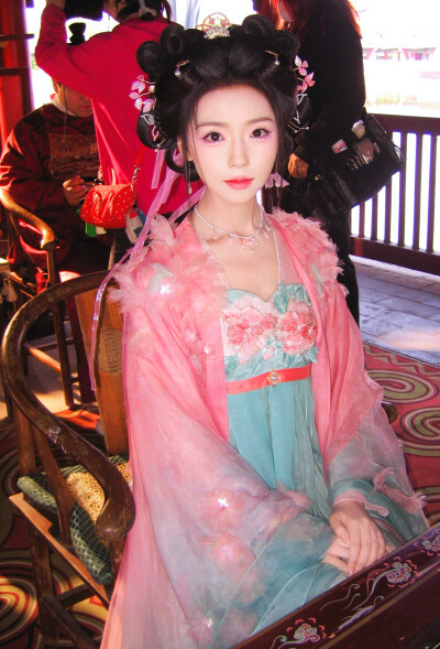 王云云