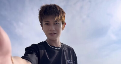 任嘉伦