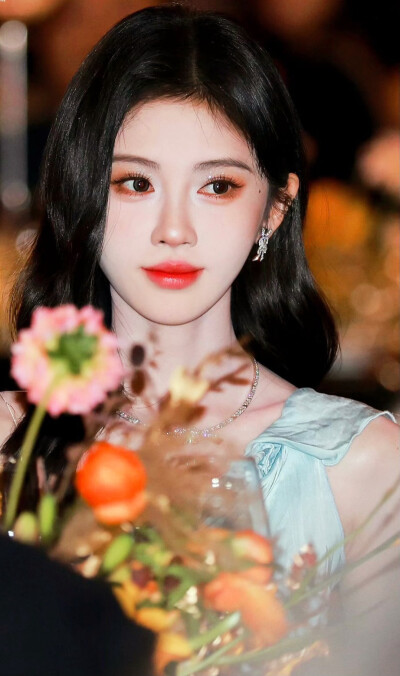 鞠婧祎