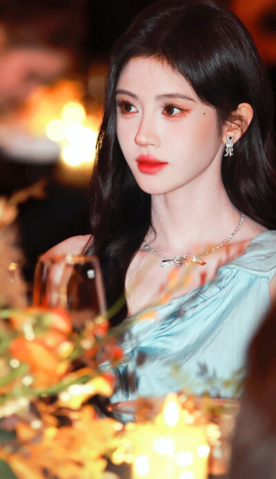 鞠婧祎