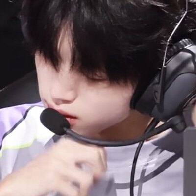 装男1