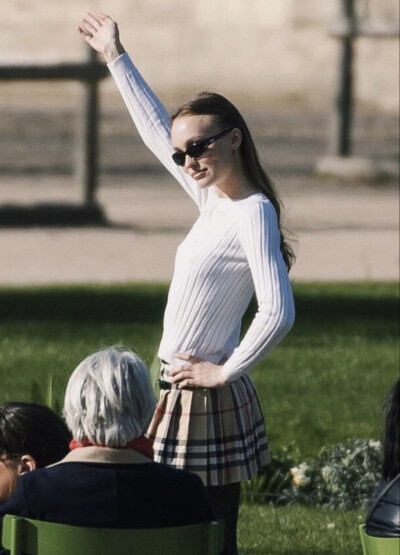 Lily-Rose Depp 