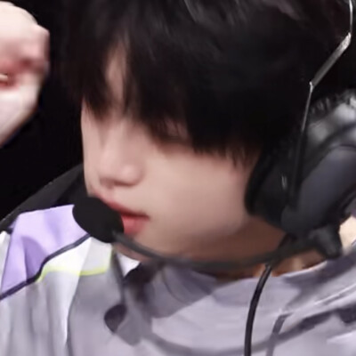装男1