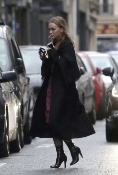 Lily-Rose Depp 