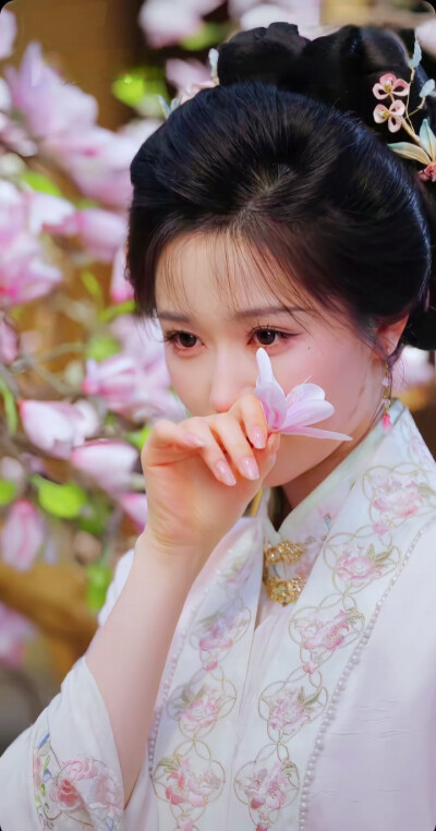 岳雨婷