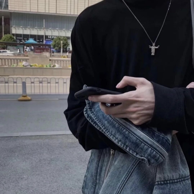 头像丨男头 好想告诉你我也需要你