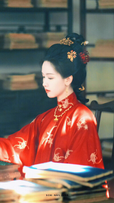 陈都灵