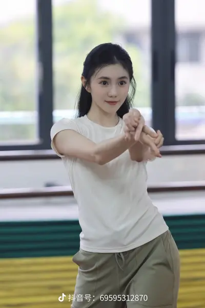 刘浩存