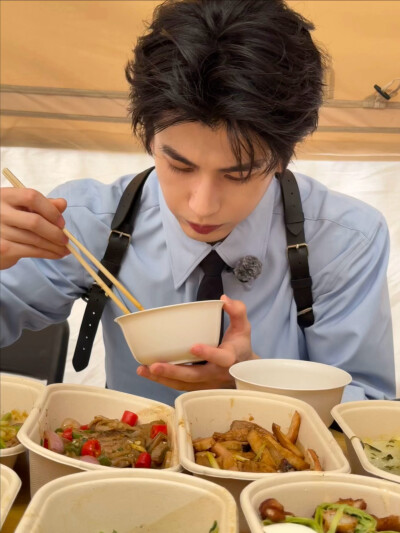 张凌赫