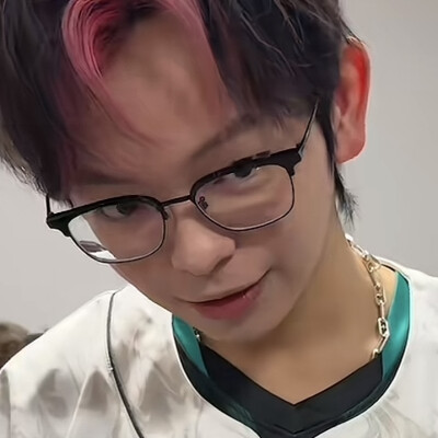 完蛋我被小妹妹包围了