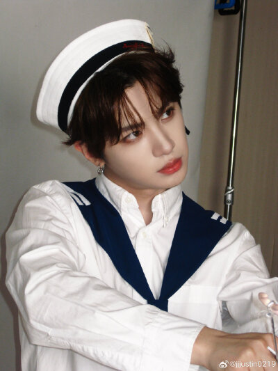 黄明昊