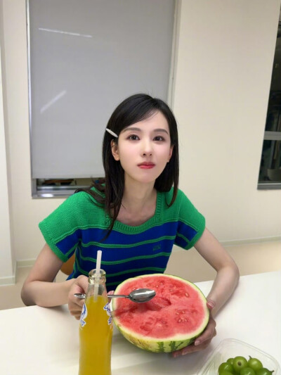 陈都灵