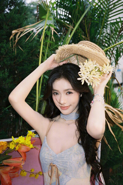 林允