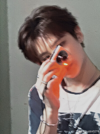 黄明昊
